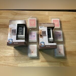 Scentsationals bliss wax melts plug ins - has live , laugh , love design. NWT